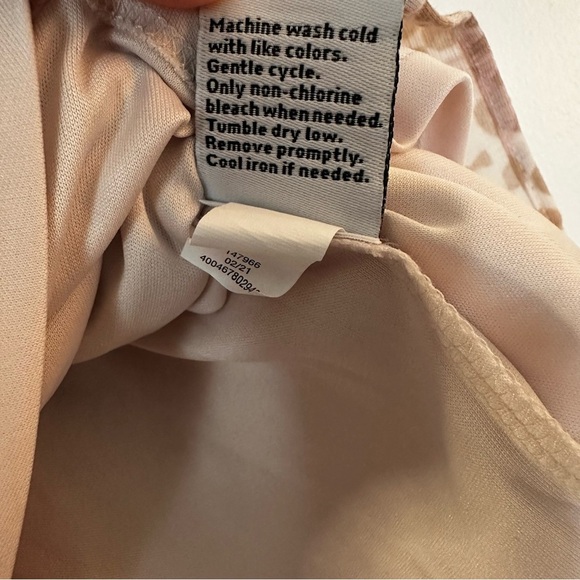 Nine West Puff Sleeve Smocked Peplum Top Leopard Print Beige/Pink Medium - Picture 12 of 15